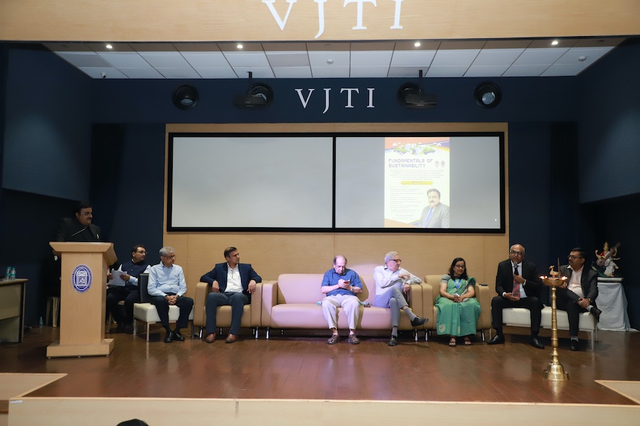 Honorary dignitaries of the inauguration ceremony. © 2025 (Photo: Archroma)