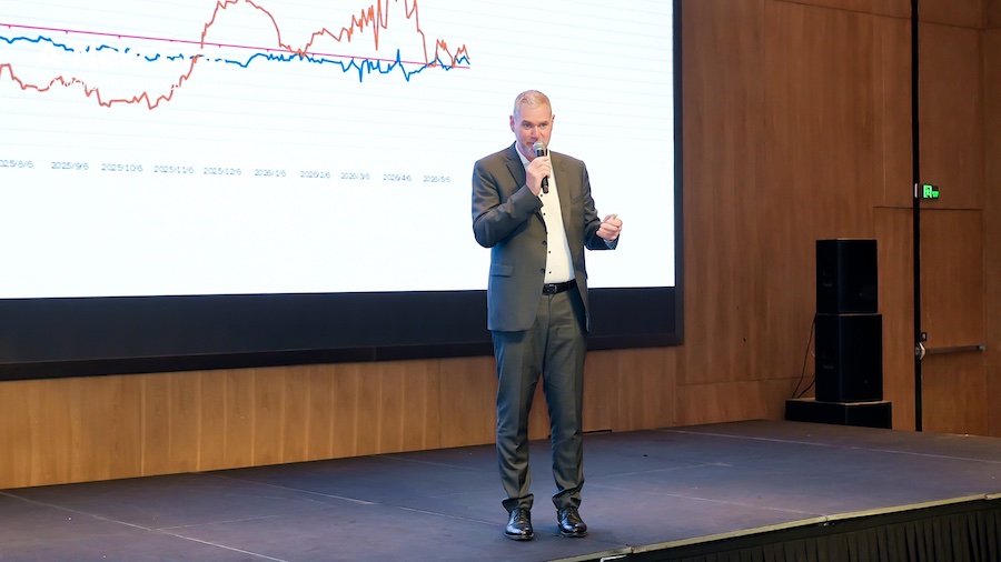Dr. Wolfgang Ernst, CSO of Barmag, analyzed the current landscape, opportunities and challenges facing the man-made fiber industry amid a volatile global marketplace. Upholding its customer-first philosophy, the Group adapts proactively to market shifts while executing steady global expansion strategies.© 2026 Barmag