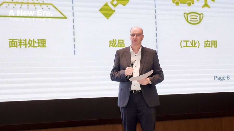 Georg Stausberg, CEO of Barmag, delivered the opening speech and elaborated on Barmag’s strategic roadmap following its integration into the Rieter Group. Both parties will deepen cross-business synergy, capitalize on complementary strengths and co-create end-to-end integrated solutions for the full textile industrial chain.© 2026 Barmag<br />
