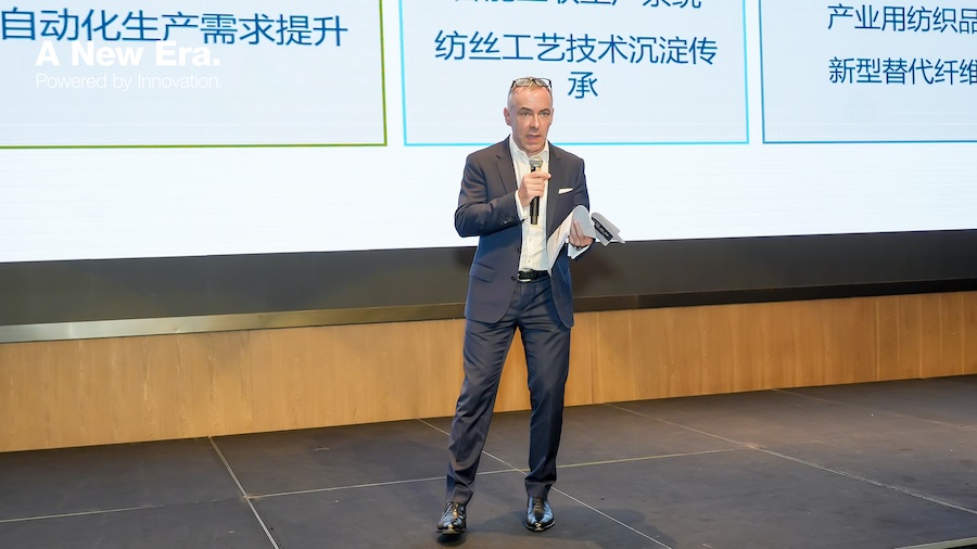 Jochen Adler, CTO of Barmag, shared cutting-edge trends in textile machinery manufacturing. He explained that sustainability sits at the core of the company’s R&D agenda, enabling Barmag to keep pace with industrial shifts and continuously pioneer technological advancement within the spinning machinery sector.© 2026 Barmag<br />
