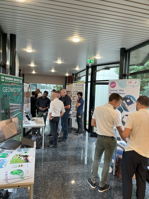 Together with its partners, Oerlikon Neumag presented the entire nonwovens value chain over two days. © 2025 Barmag