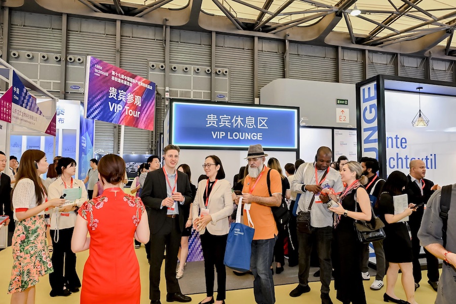 Good atmosphere at the CINTE Techtextil 2024 © 2025 Messe Frankfurt