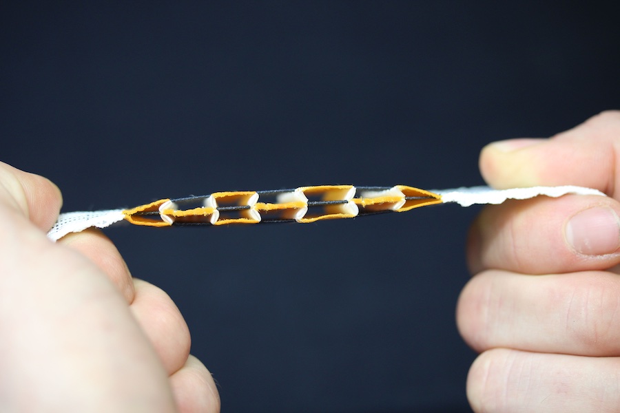 Tensioned auxetic fabric that has one direction of action. © 2025 Photo: DITF