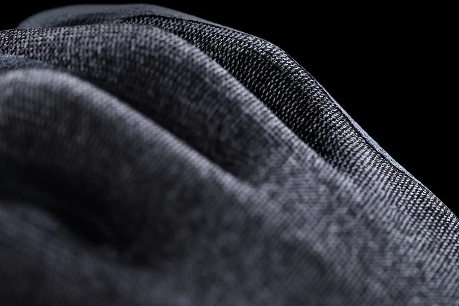Glove made with Dyneema® Diamond 3.0 © 2025 Avient Corporation