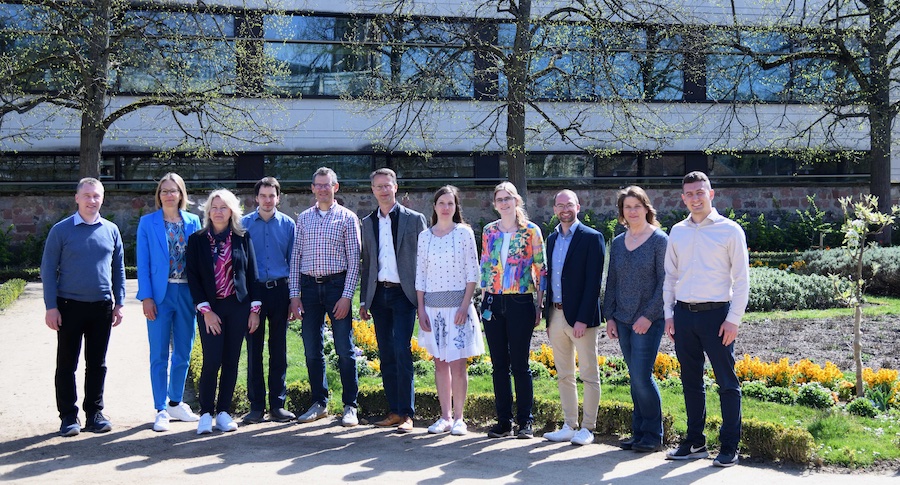 Kick-off: The Fraunhofer project team and the industry advisory board of 