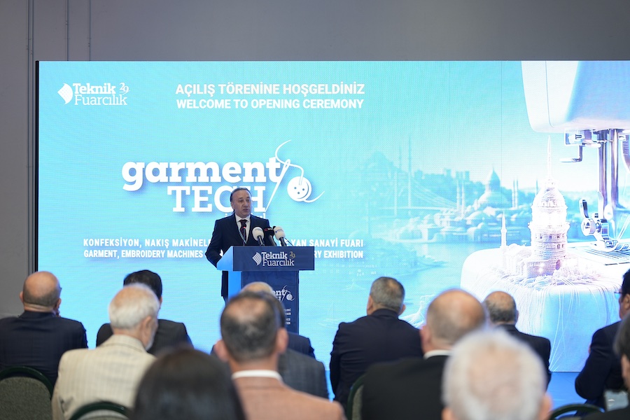 Mr Güney giving his speech © 2025 Teknik Fuarcilik