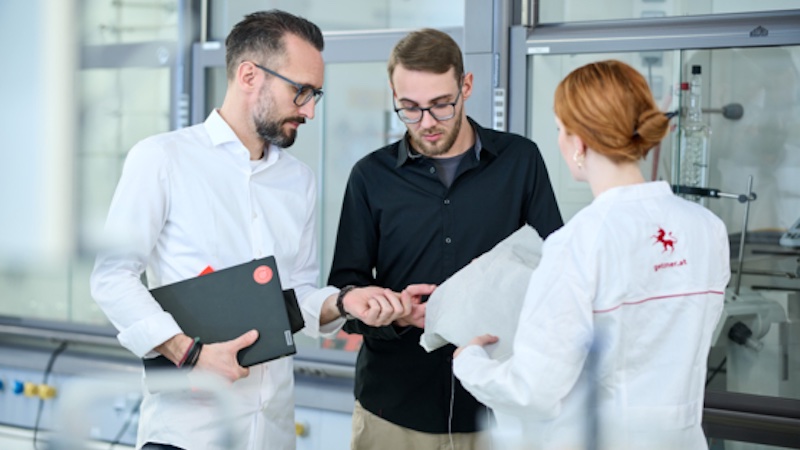 With enhanced standards for black and white shirting fabrics, Getzner Textil strengthens its market position. © 2025 Getzner Textil