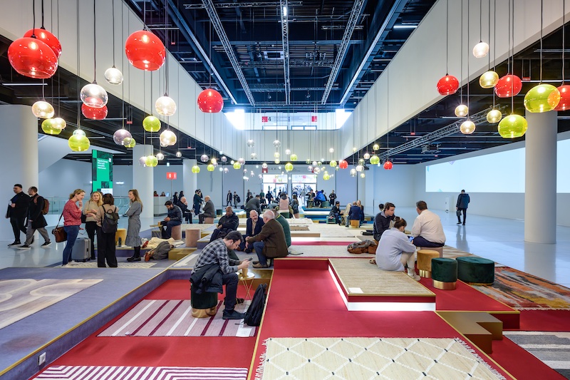 Highlight at Heimtextil: The Carpet Lounge in the foyer of Halls 5.1/6.1 © 2024 Photo: Messe Frankfurt/Pietro Sutera.