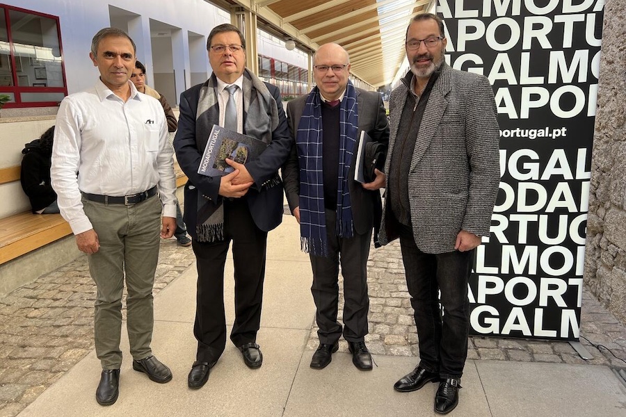 (f.l.t.r.): Professor Dr Roshan Paul, Professor Dr Mário Lino Barata Raposo (Rector, University of Beira Interior), Professor Dr Mário Marques Freire (Head of the Faculty of Engineering) and Professor Dr Nuno José Ramos Belino (Head of the Department of Textile Science and Technology) © 2025 ITA
