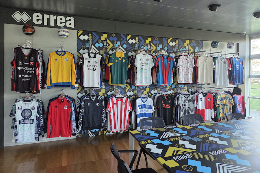 By combining the industrial productivity of the Tiger600-1800TS with the agility of the TS330-1600, Erreà can switch seamlessly between volume-driven production and customised jobs, making mass customisation fully integrated into daily operations as an efficient, repeatable process © 2026 Mimaki