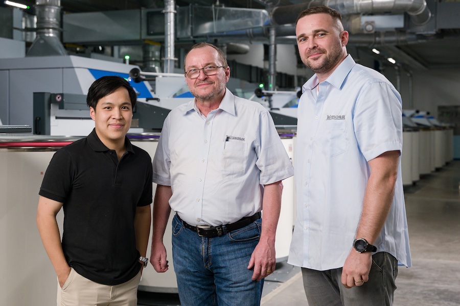 From left to right: Kevin A. Sastraatmadja (Director Danar Mas), Hans Rütten (Area Manager Indonesia at Trützschler) and Lukàs Koubek (Deputy Regional Inspector at Trützschler) © 2025 TRÜTZSCHLER