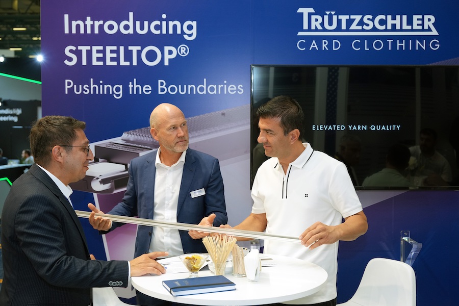 Strong interest from curious visitors eager to learn more about STEELTOP®. © 2026 Trützschler